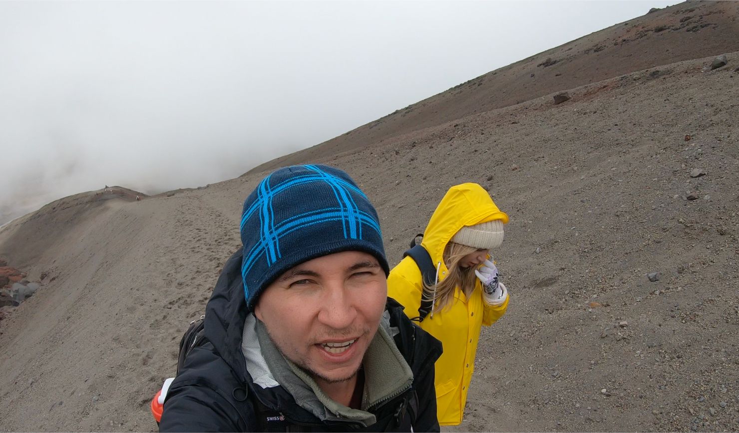 Mi esposa y yo estamos escalando el volcán Cotopaxi