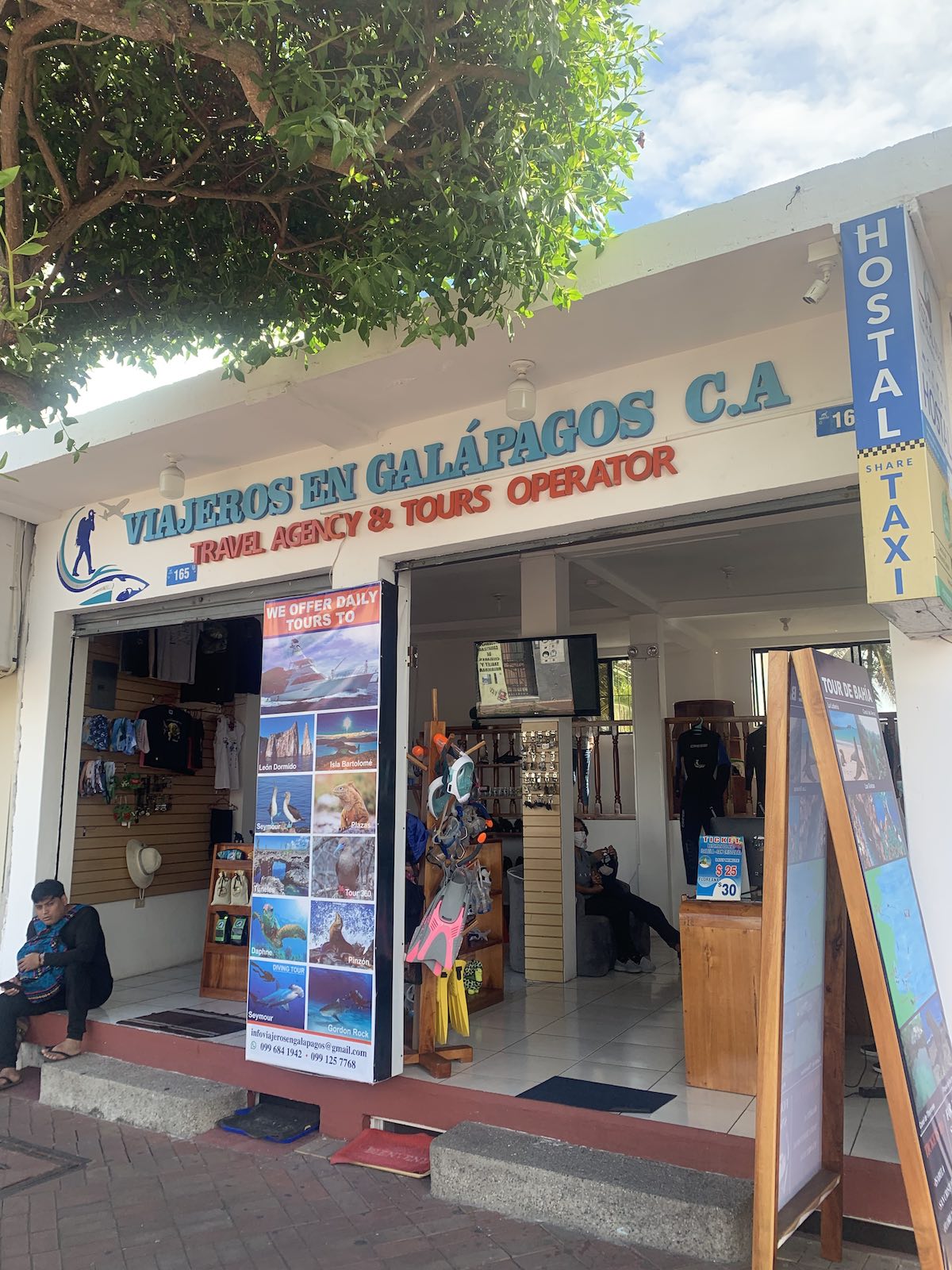 Eine der Agenturen, die Last-Minute-Kreuzfahrtangebote auf Galapagos verkaufen