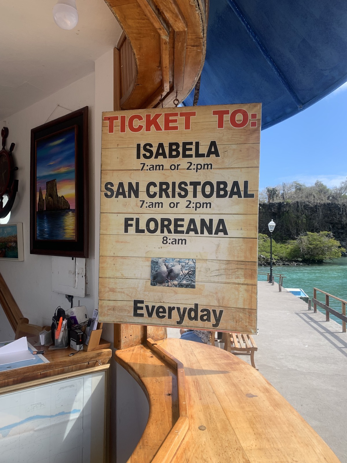 Boat schedule on Santa Cruz island (Galapagos)