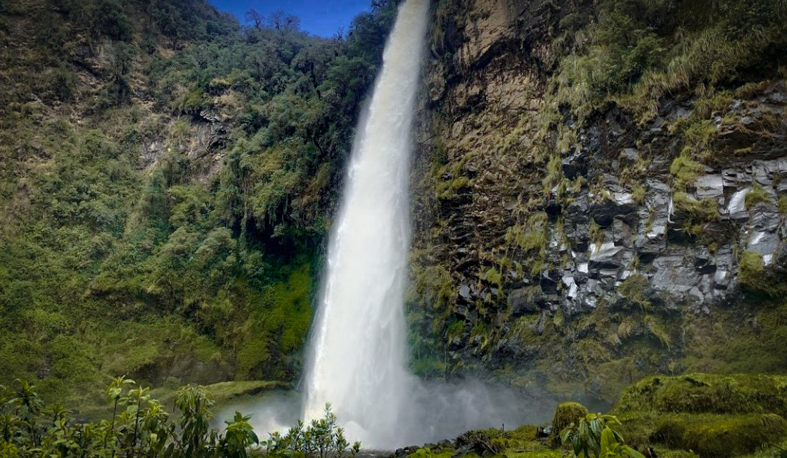 Condor Machay Wasserfall