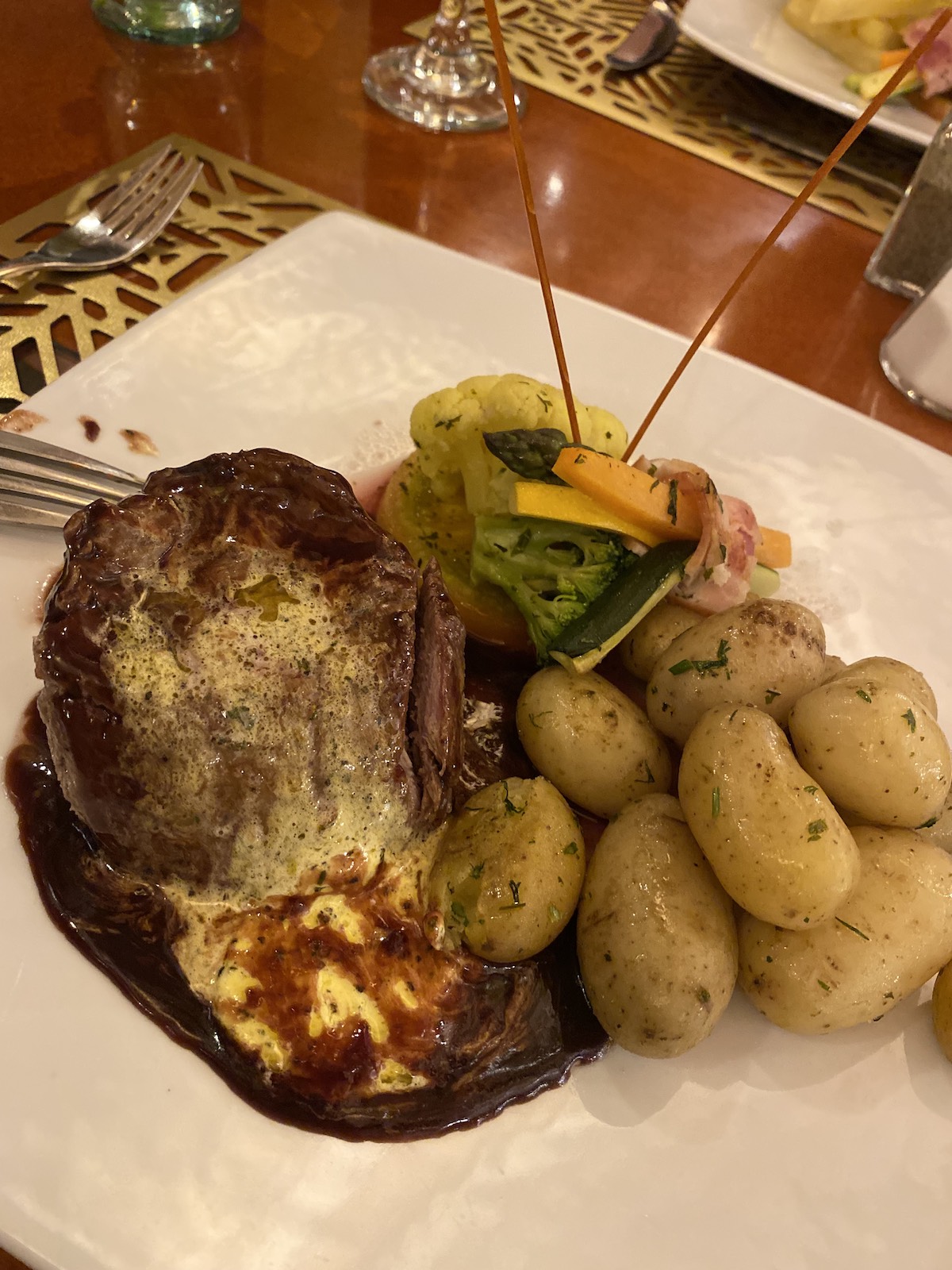 Dinner at Luna Volcano hotel