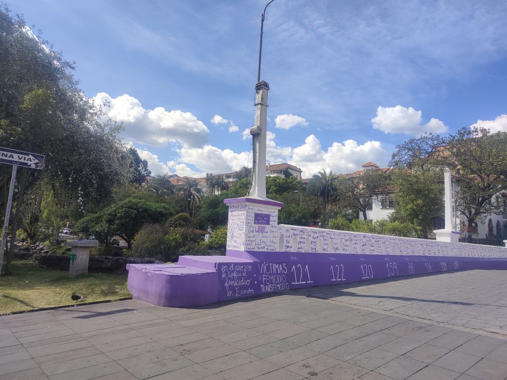 CIDAP (Inter-American Center for Crafts and Popular Arts) in Cueca Ecuador