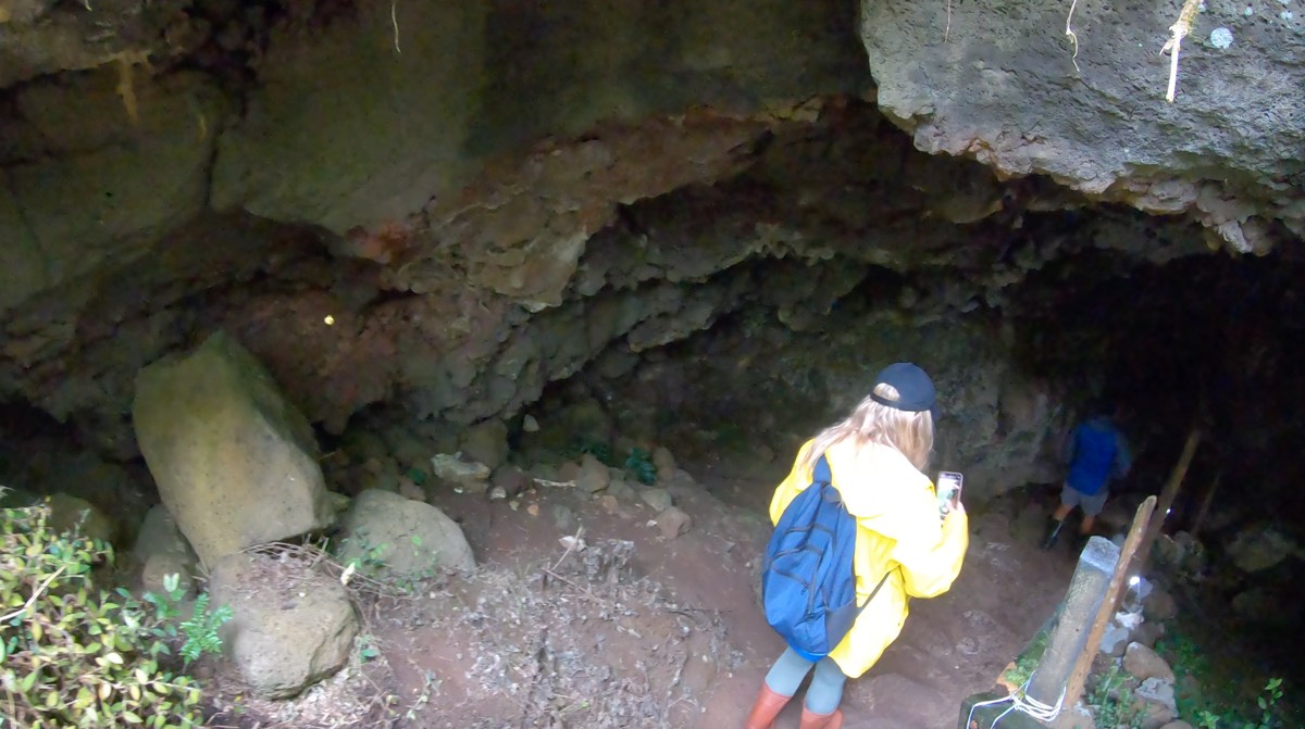 Going to lava tunnels in Santa Cruz Island