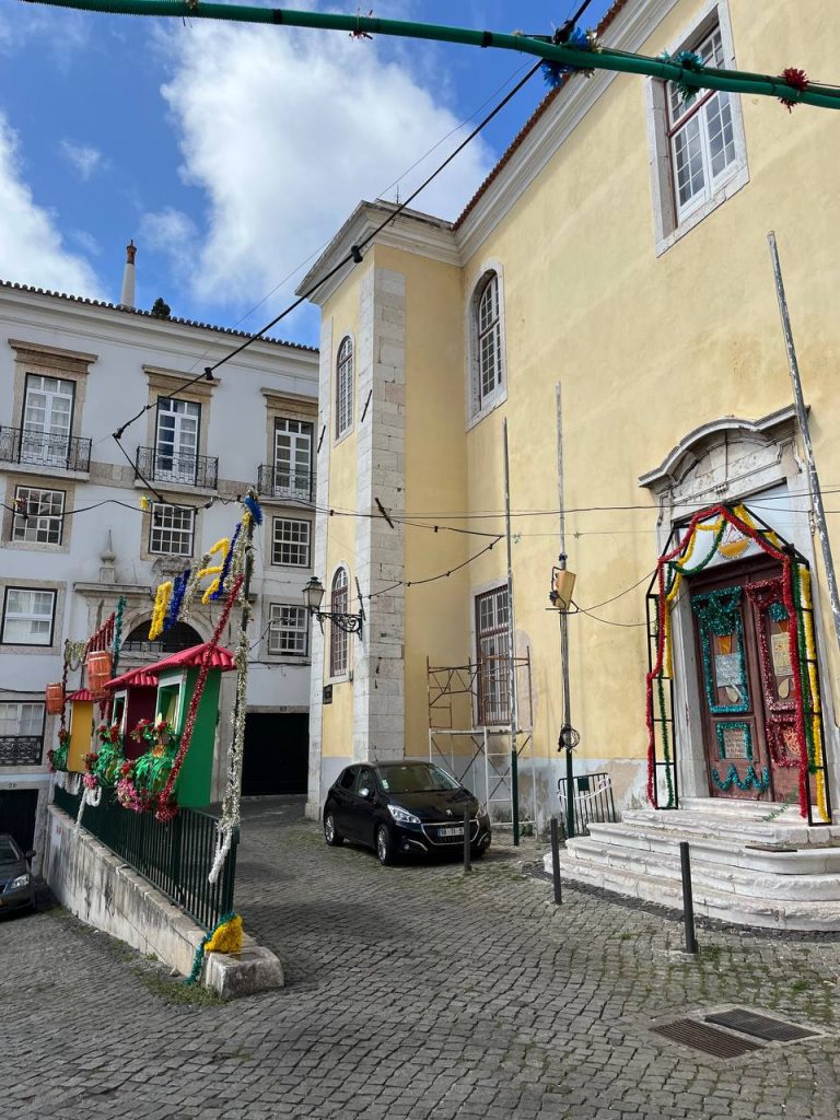 Ecuadorian building in Christmas decorations