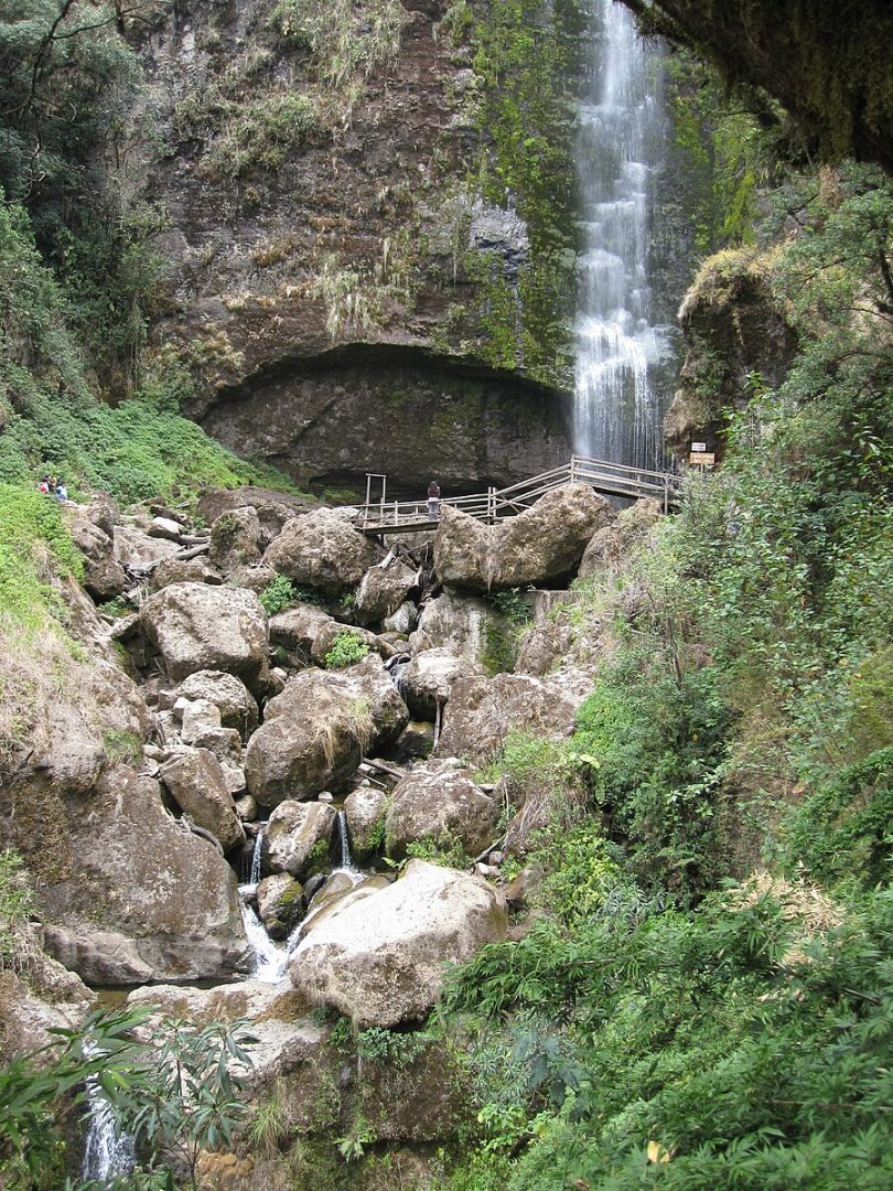 Chorro de Girón waterfall from far distance